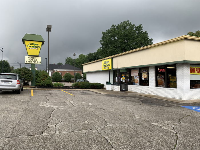 Arthur Treachers Fish & Chips - Last Free Standing Arthur Treachers Cuyahoga Falls Oh (newer photo)